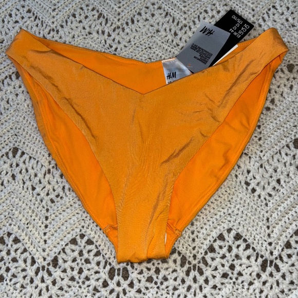 H&M Bikini Bottom Swimwear Solid Orange Briefs V-Shape Women's Size 12 NWT - Picture 1 of 3